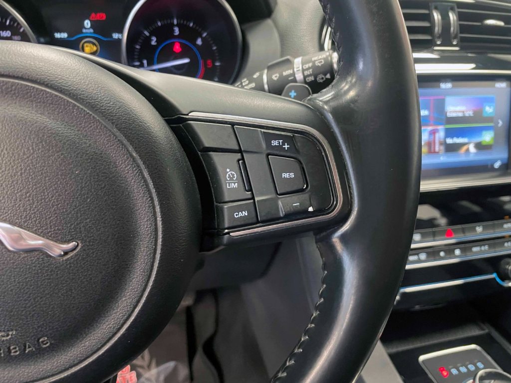 JAGUAR F-Pace 2.0D PURE AWD 180CV AUTO - 45