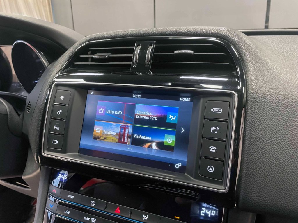 JAGUAR F-Pace 2.0D PURE AWD 180CV AUTO - 50