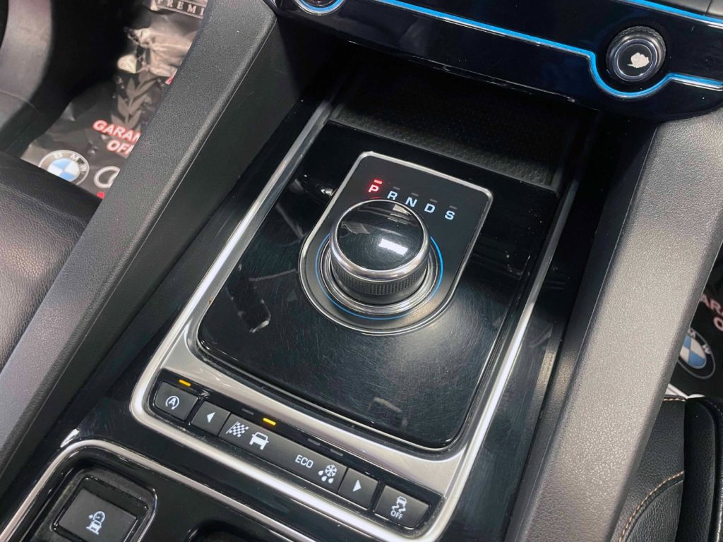 JAGUAR F-Pace 2.0D PURE AWD 180CV AUTO - 52