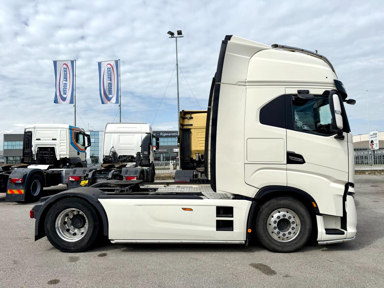 IVECO S-WAY 530 - 3