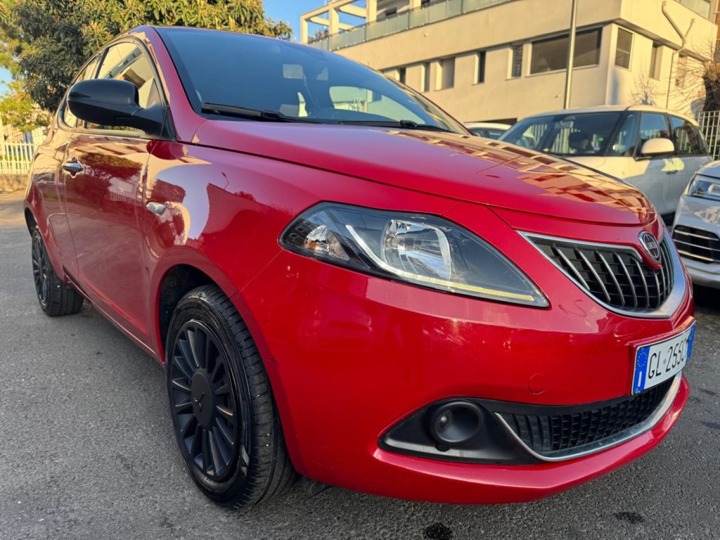 LANCIA Ypsilon 1.0 FireFly 5 porte S&S Hybrid Ecochic Silver - 2