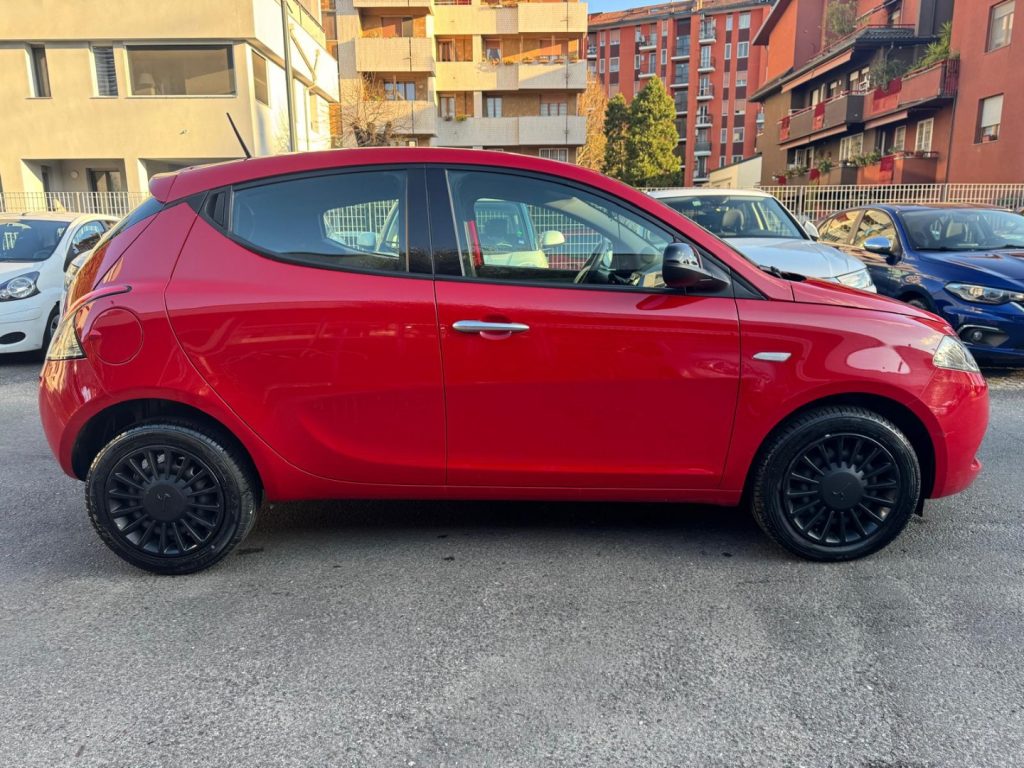 LANCIA Ypsilon 1.0 FireFly 5 porte S&S Hybrid Ecochic Silver - 3