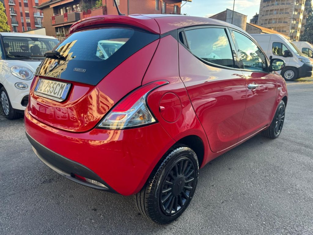 LANCIA Ypsilon 1.0 FireFly 5 porte S&S Hybrid Ecochic Silver - 4