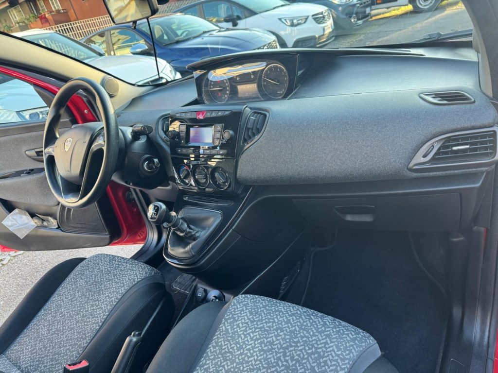 LANCIA Ypsilon 1.0 FireFly 5 porte S&S Hybrid Ecochic Silver - 10