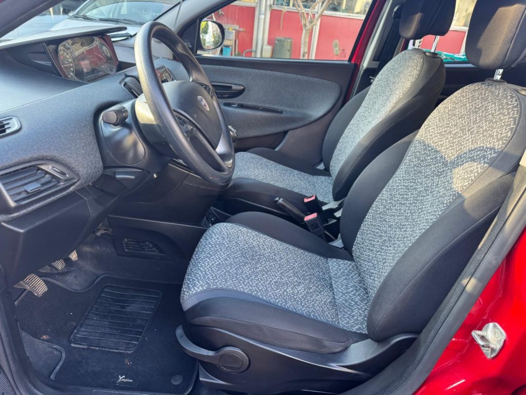 LANCIA Ypsilon 1.0 FireFly 5 porte S&S Hybrid Ecochic Silver - 17