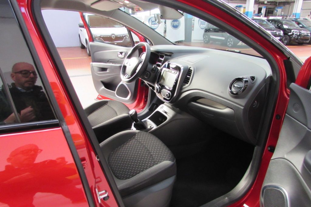 RENAULT Captur TCe 12V 90 CV Start&Stop Energy Intens - 17