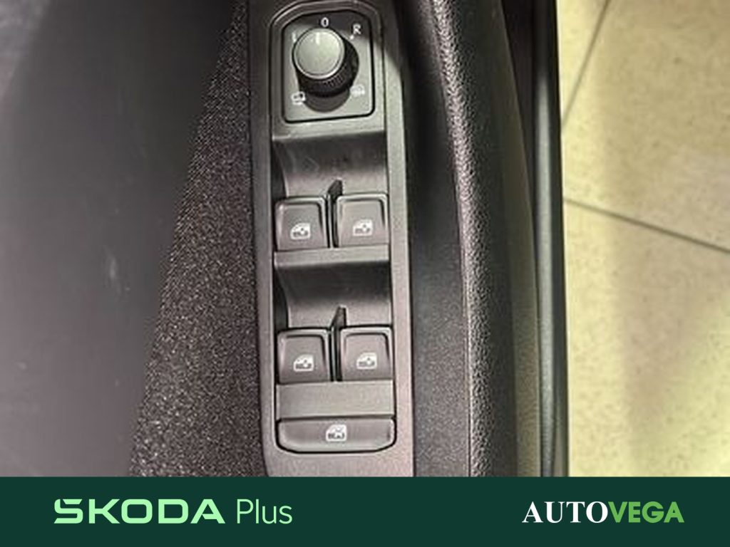 SKODA Kamiq 1.0 tsi monte carlo 110cv - 15