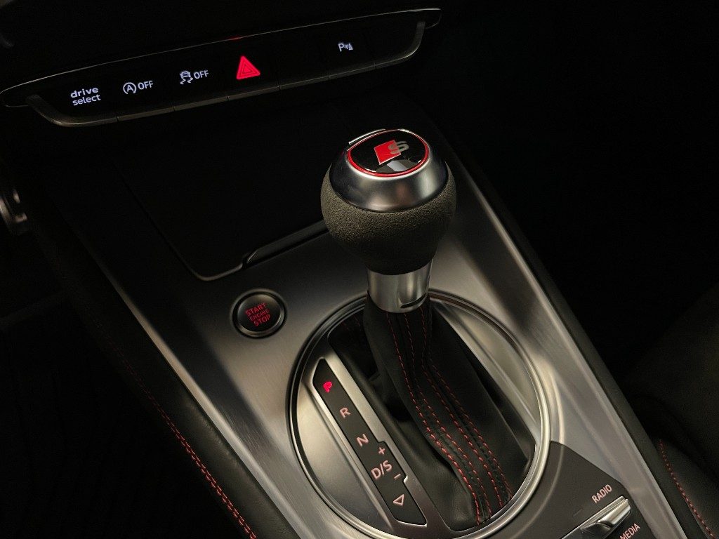 AUDI TT Coupé 40 TFSI STRONIC COMPETITION+BANG&OLUFSEN - 19