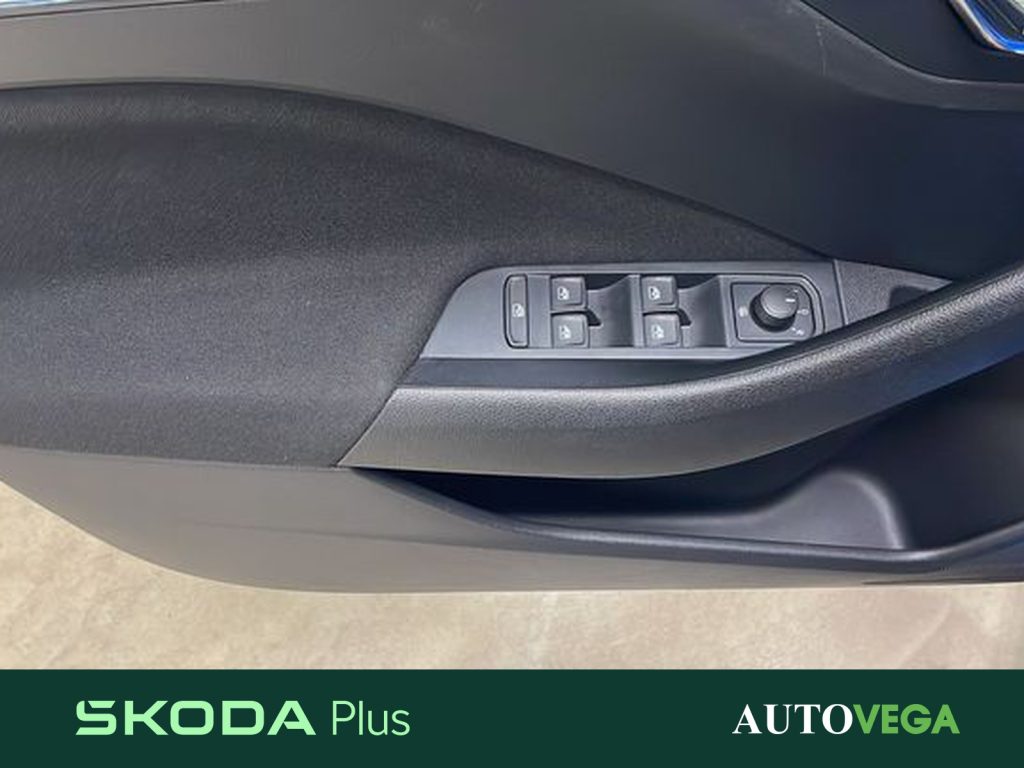 SKODA Kamiq 1.0 tsi black dots 95cv - 16