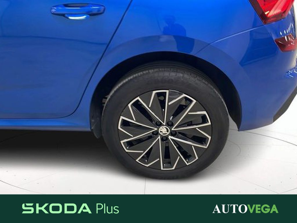 SKODA Kamiq 1.0 tsi black dots 95cv - 18