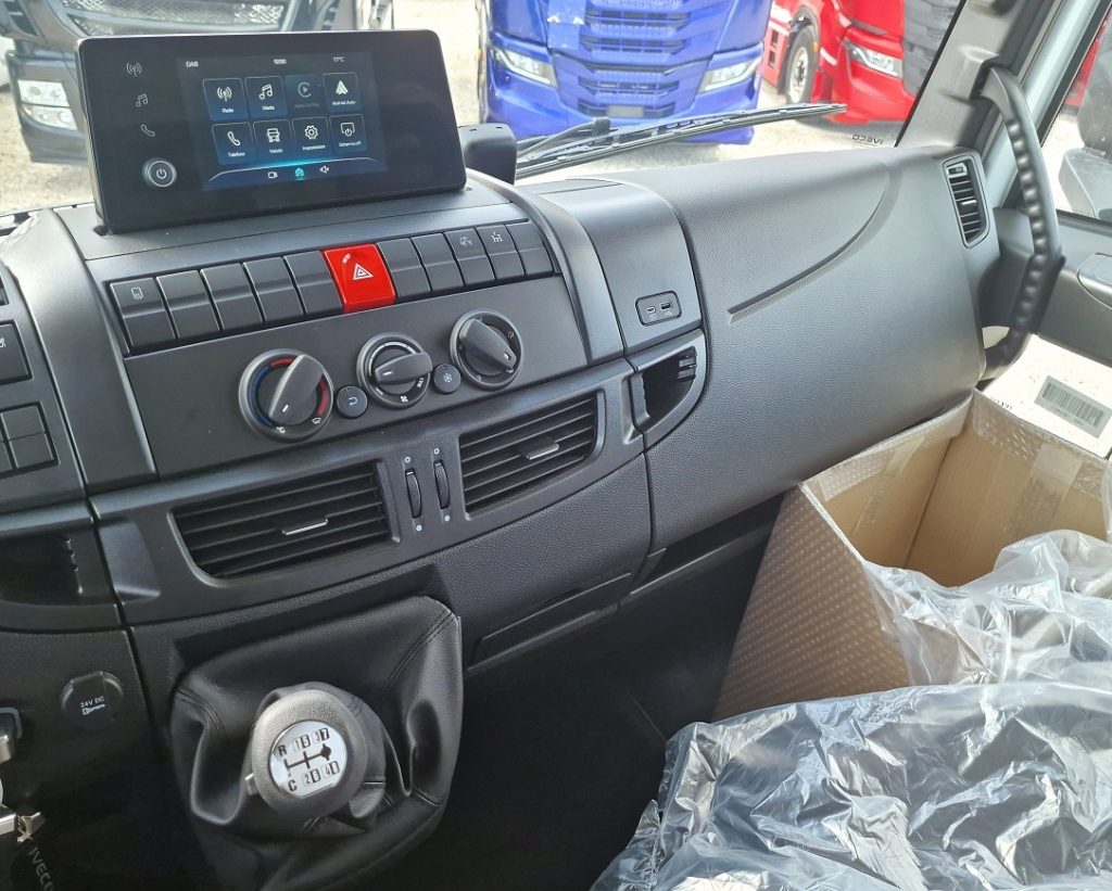 IVECO EUROCARGO 180E32 P EURO 6 NUOVO PNEUMATICO - 9