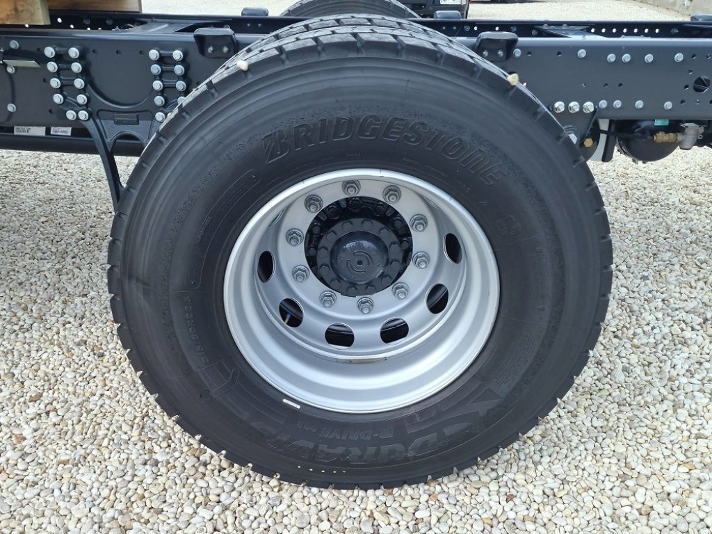 IVECO EUROCARGO 180E32 P EURO 6 NUOVO PNEUMATICO - 17