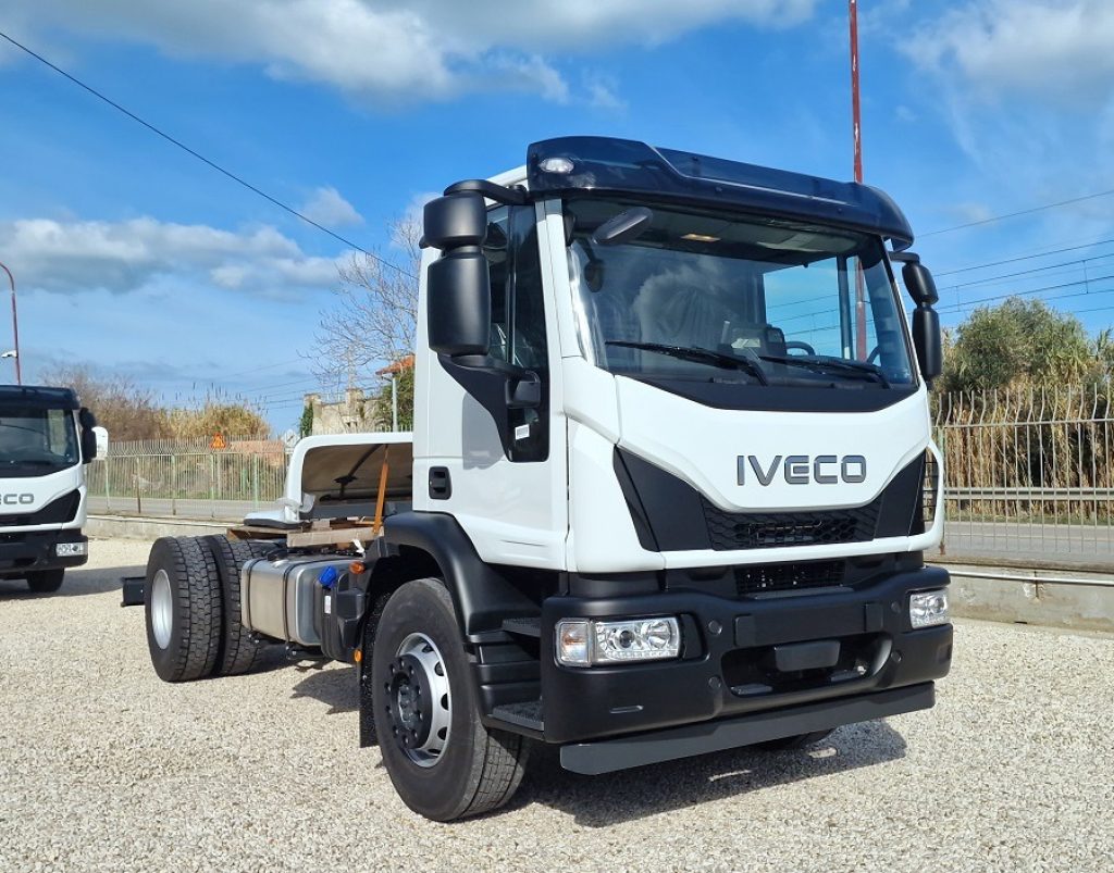 IVECO EUROCARGO 180E32 P EURO 6 NUOVO PNEUMATICO - 23