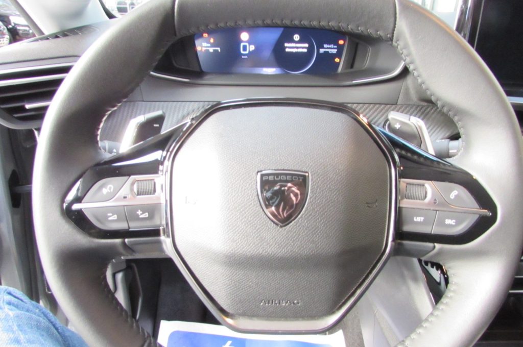PEUGEOT 208 1.2 Hybrid 110 e-DCS6 Allure AUTOMATICA - 12