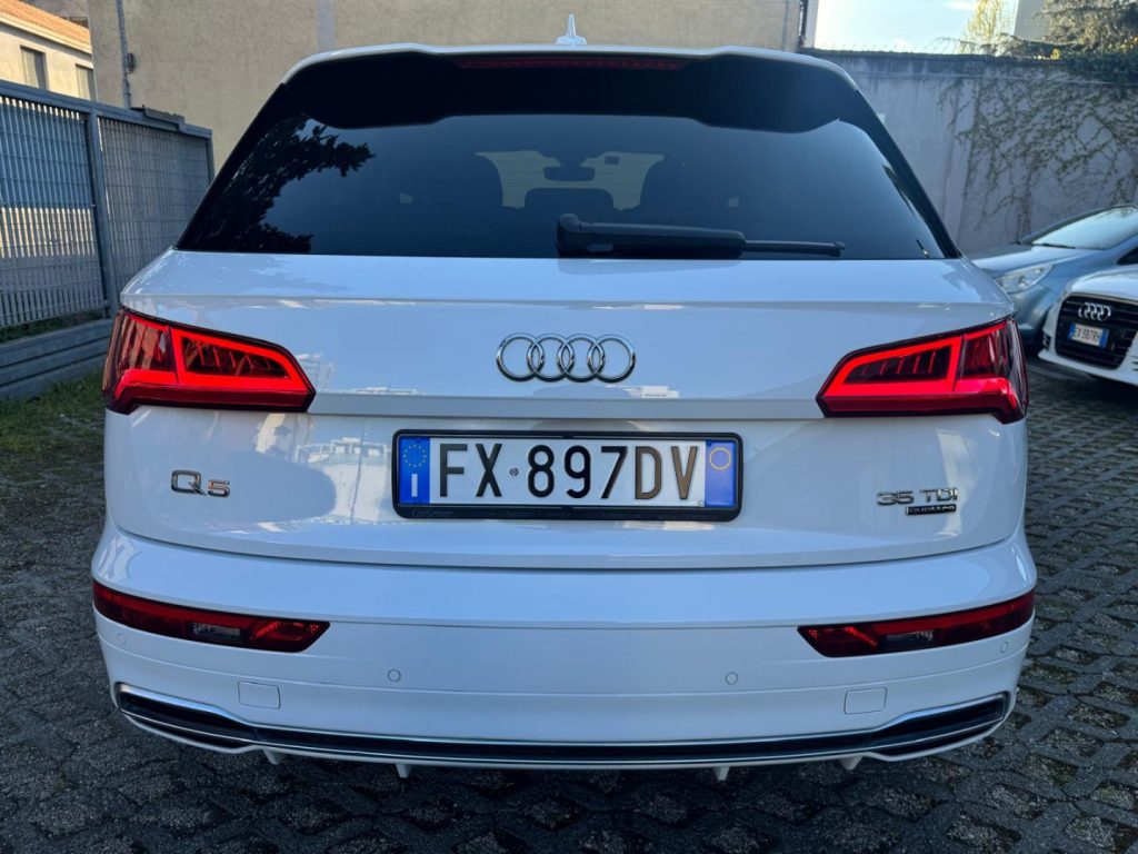 AUDI Q5 2.0 TDI QUATTRO S tronic Bus. Design - 5