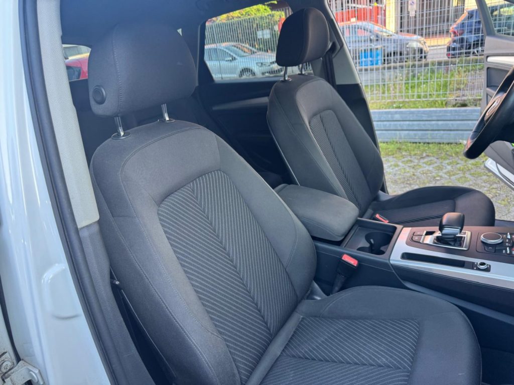 AUDI Q5 2.0 TDI QUATTRO S tronic Bus. Design - 14