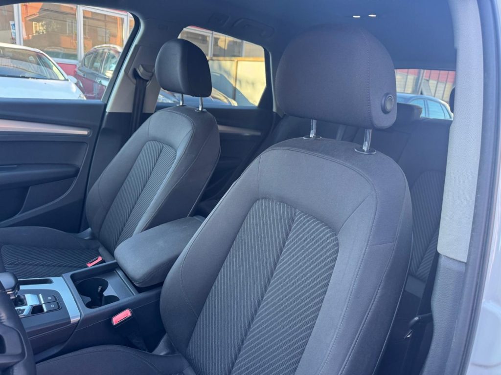 AUDI Q5 2.0 TDI QUATTRO S tronic Bus. Design - 16