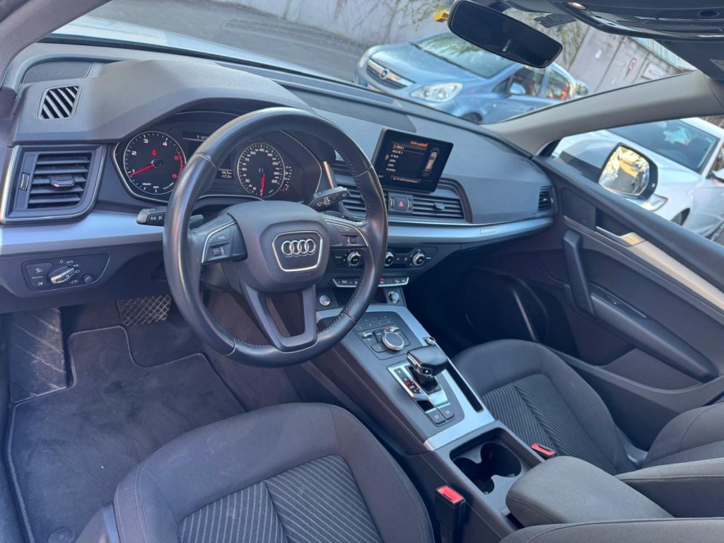 AUDI Q5 2.0 TDI QUATTRO S tronic Bus. Design - 17