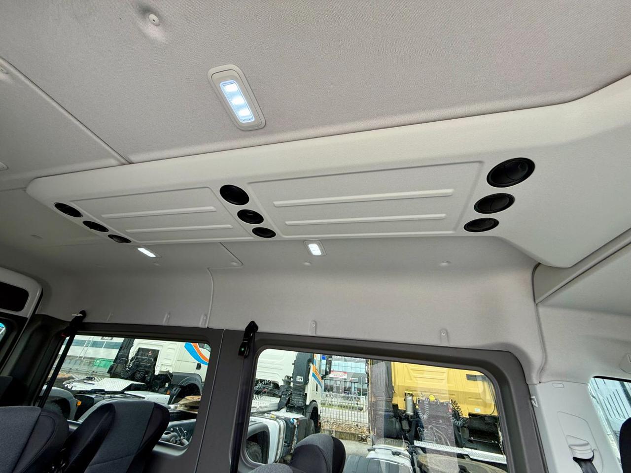 VOLKSWAGEN CRAFTER TRASPORTO DISABILI - 15