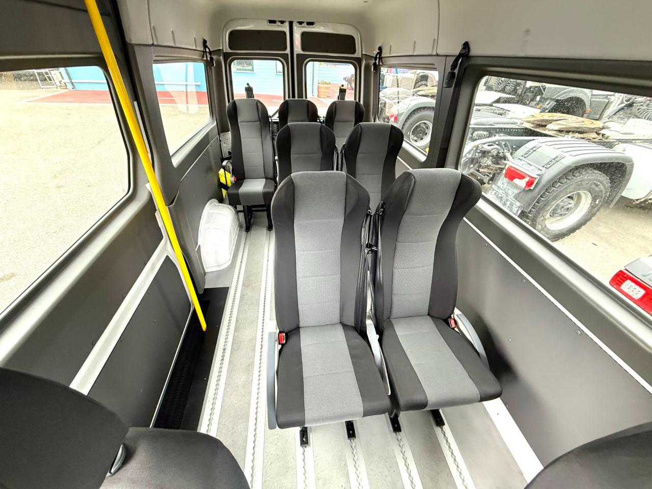 VOLKSWAGEN CRAFTER TRASPORTO DISABILI - 12