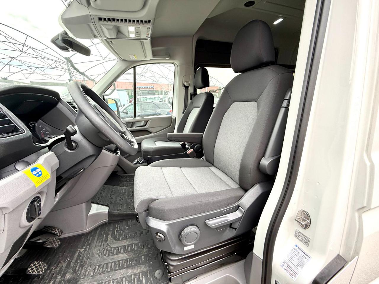 VOLKSWAGEN CRAFTER TRASPORTO DISABILI - 9