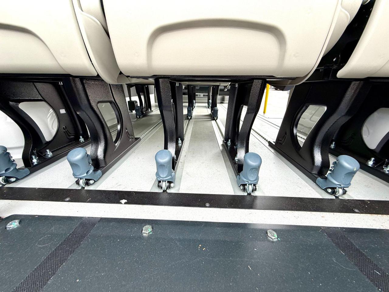 VOLKSWAGEN CRAFTER TRASPORTO DISABILI - 13