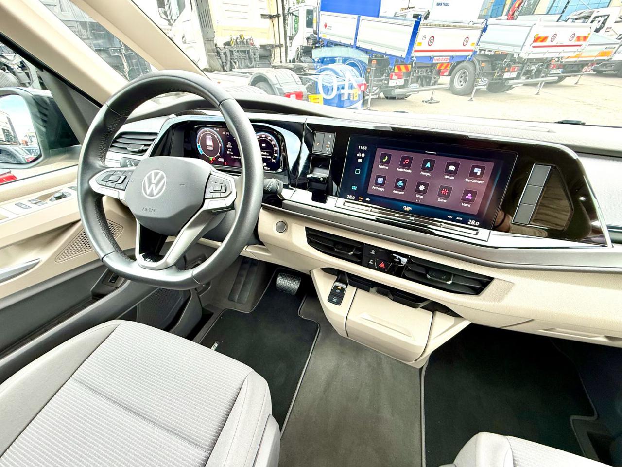 VOLKSWAGEN T7 MULTIVAN 2.0 TDI 150cv SPACE DSG - 12