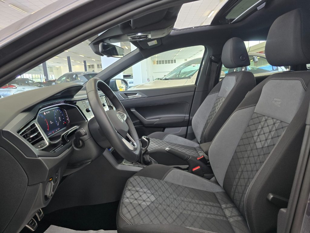 VOLKSWAGEN Taigo 1.0 TSI 115 CV R-Line + Tetto - 21