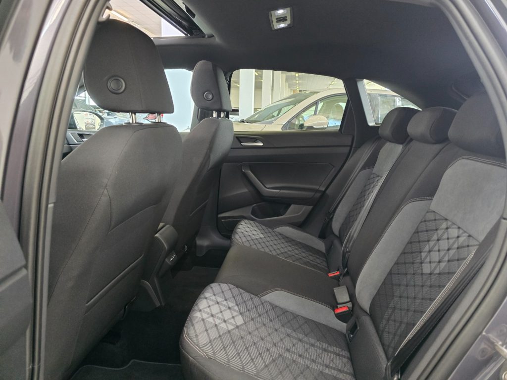 VOLKSWAGEN Taigo 1.0 TSI 115 CV R-Line + Tetto - 23