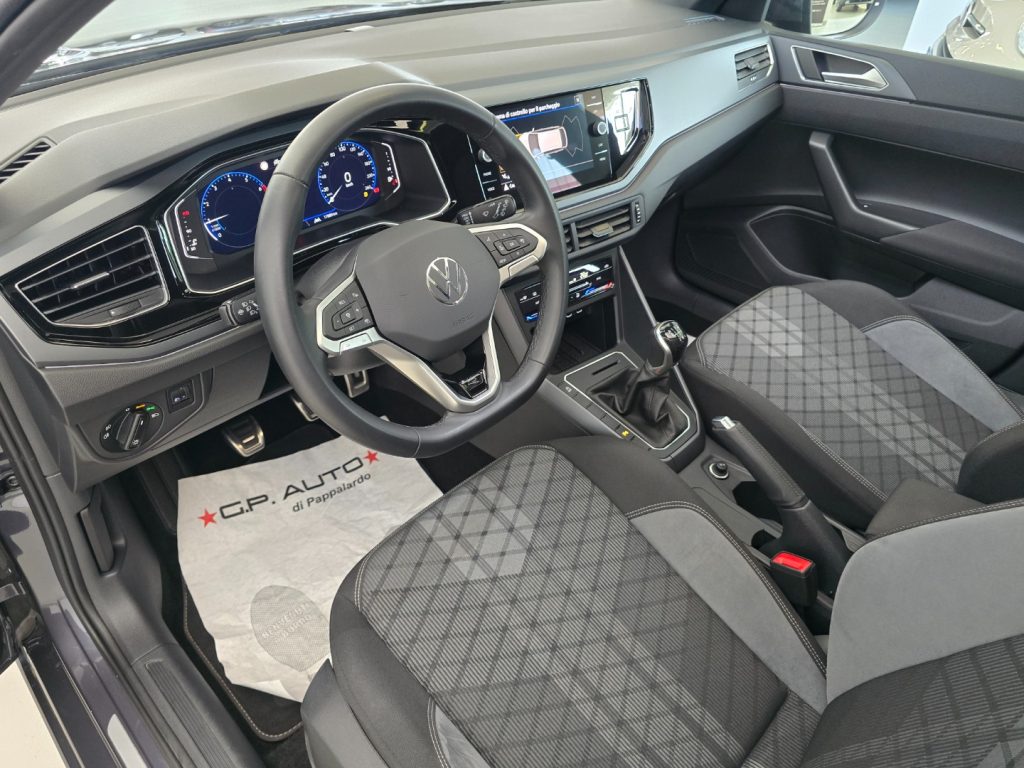 VOLKSWAGEN Taigo 1.0 TSI 115 CV R-Line + Tetto - 22