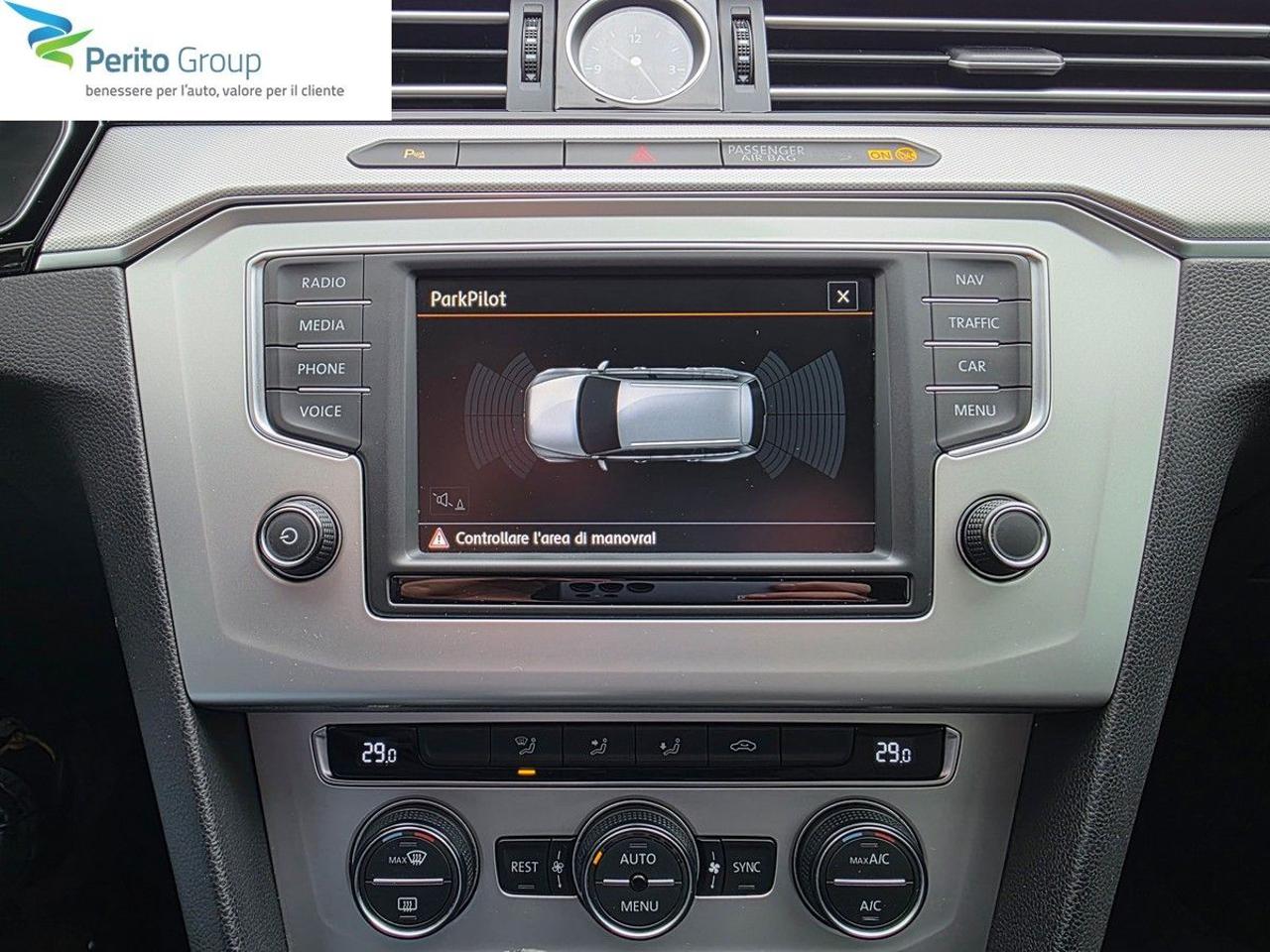 VOLKSWAGEN Passat Variant 2.0 TDI Business BlueMotion Tech. - 14