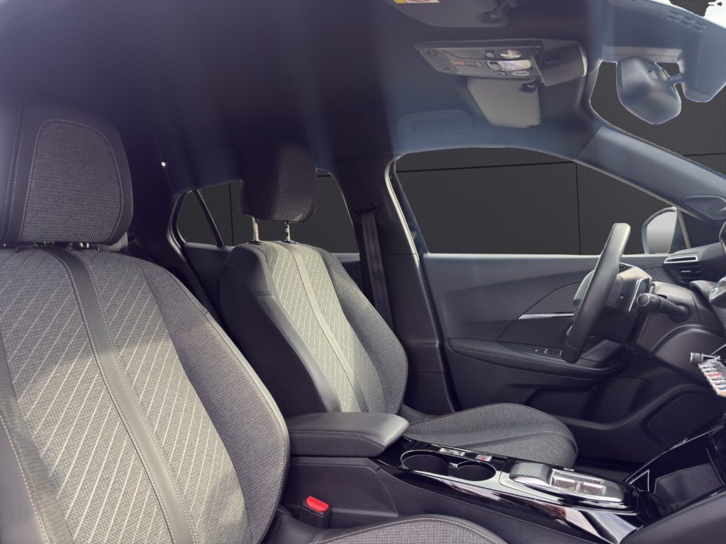 PEUGEOT 2008 Hybrid 136 e-DCS6 Allure - 16