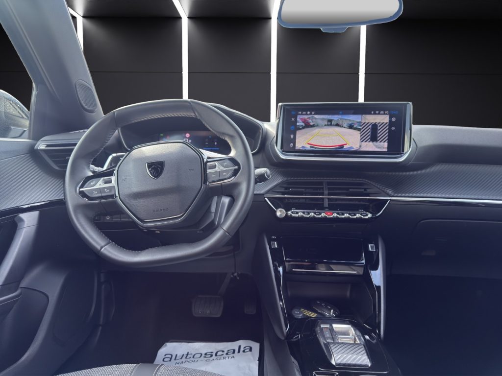 PEUGEOT 2008 Hybrid 136 e-DCS6 Allure - 12