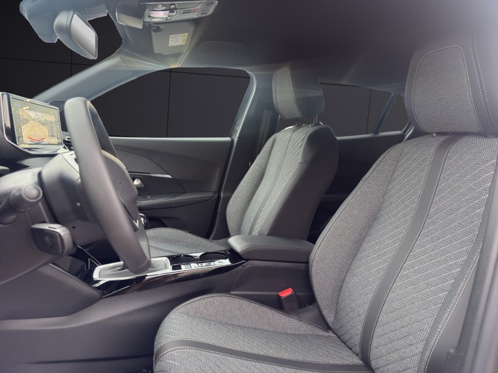 PEUGEOT 2008 PureTech 100 S&S Allure - 8