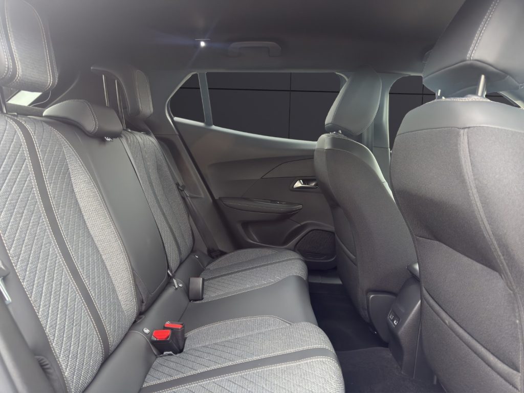 PEUGEOT 2008 PureTech 100 S&S Allure - 18