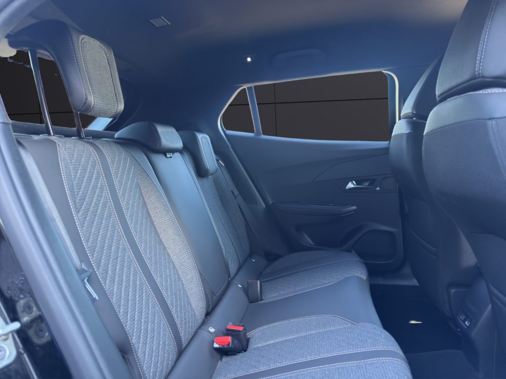 PEUGEOT 2008 PureTech 100 S&S Allure - 18