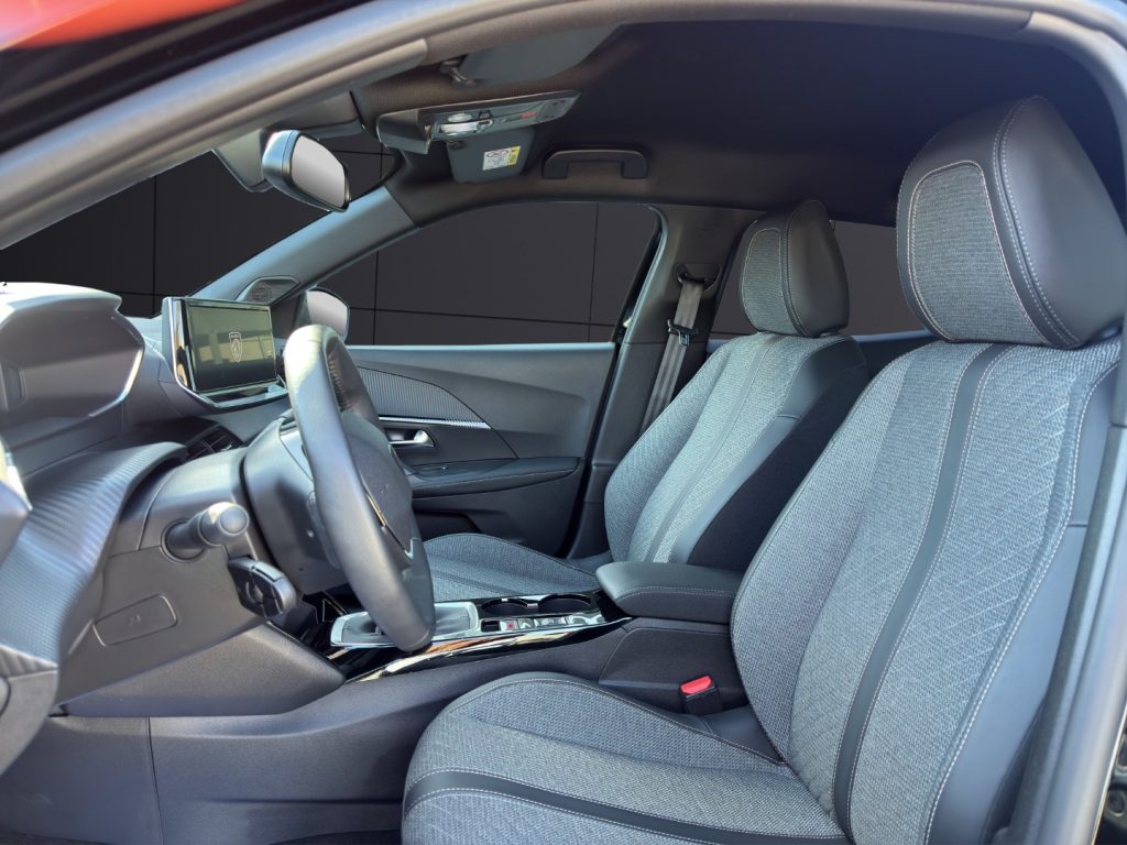 PEUGEOT 2008 PureTech 100 S&S Allure - 9