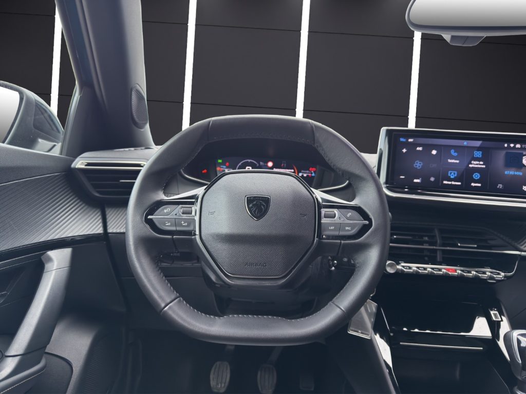 PEUGEOT 2008 PureTech 100 S&S Allure - 10