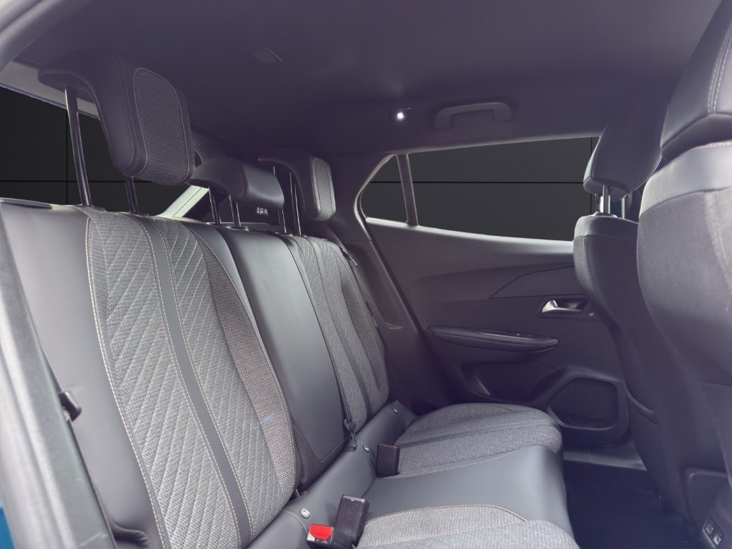 PEUGEOT 2008 PureTech 100 S&S Allure - 18