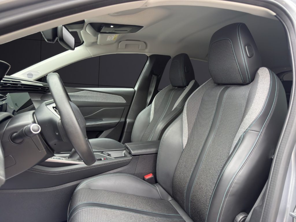 PEUGEOT 308 PureTech Turbo 130 S&S Allure - 9