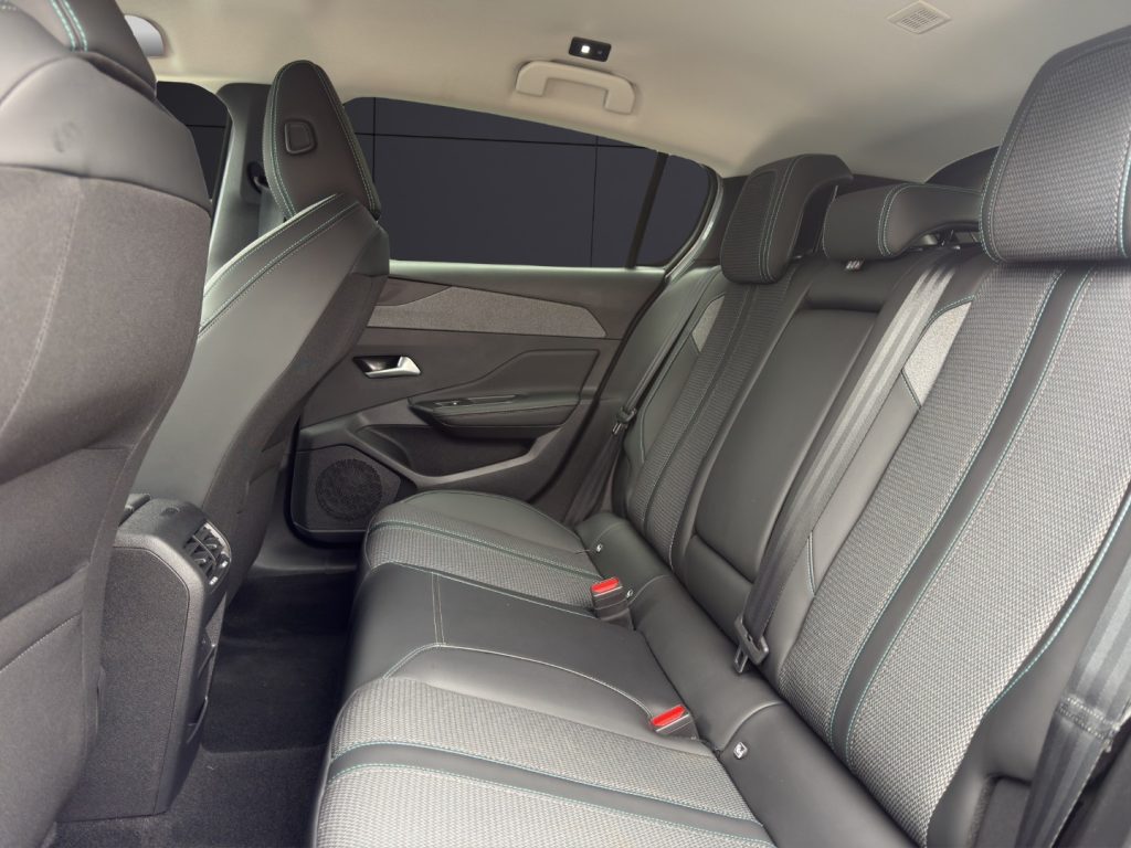 PEUGEOT 308 PureTech Turbo 130 S&S Allure - 12