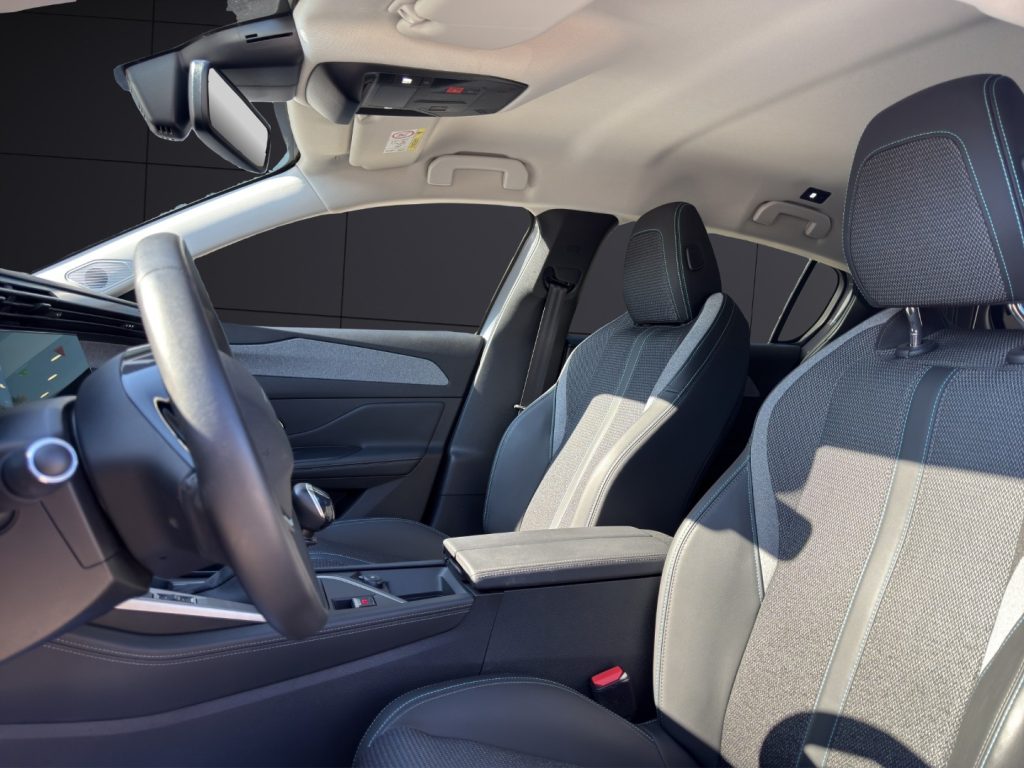 PEUGEOT 308 PureTech Turbo 130 S&S Allure - 9