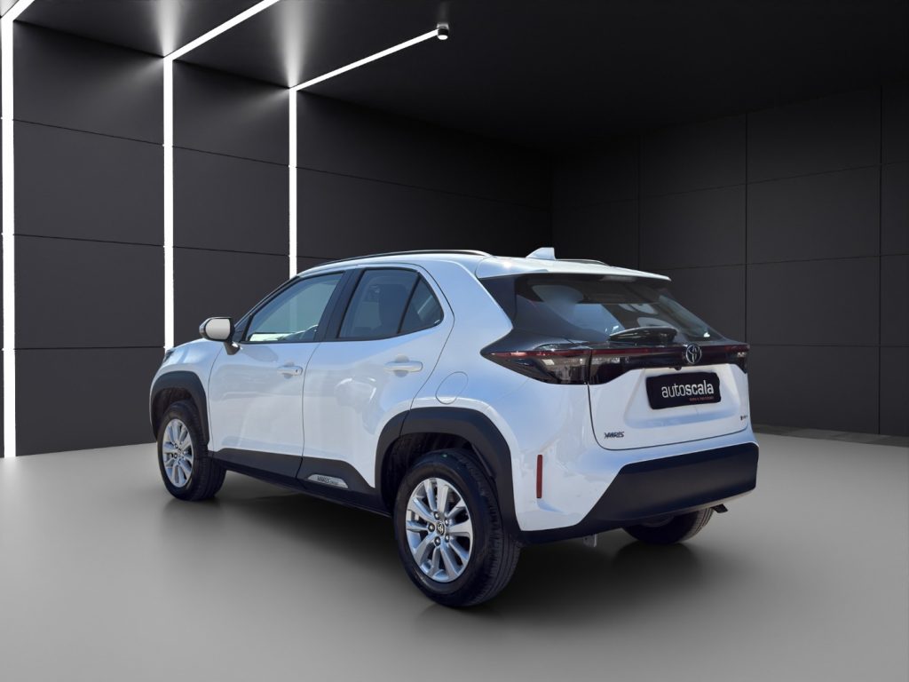 TOYOTA Yaris Cross 1.5 Hybrid 5p. E-CVT Active - 3