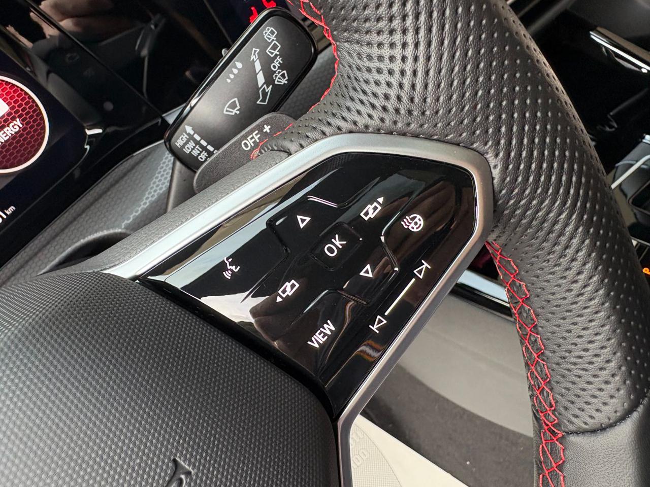 VOLKSWAGEN Golf GTI 2.0 TSI DSG TETTO-LED-PELLE-CERCHI 18. - 29