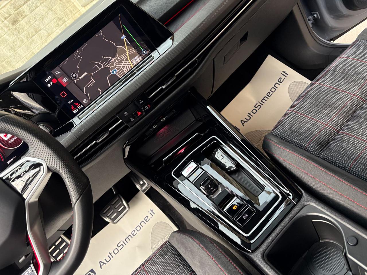 VOLKSWAGEN Golf GTI 2.0 TSI DSG TETTO-LED-PELLE-CERCHI 18. - 26