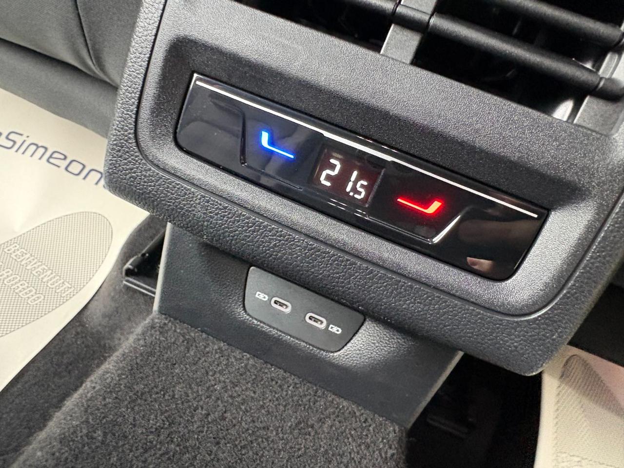 VOLKSWAGEN Golf GTI 2.0 TSI DSG TETTO-LED-PELLE-CERCHI 18. - 27