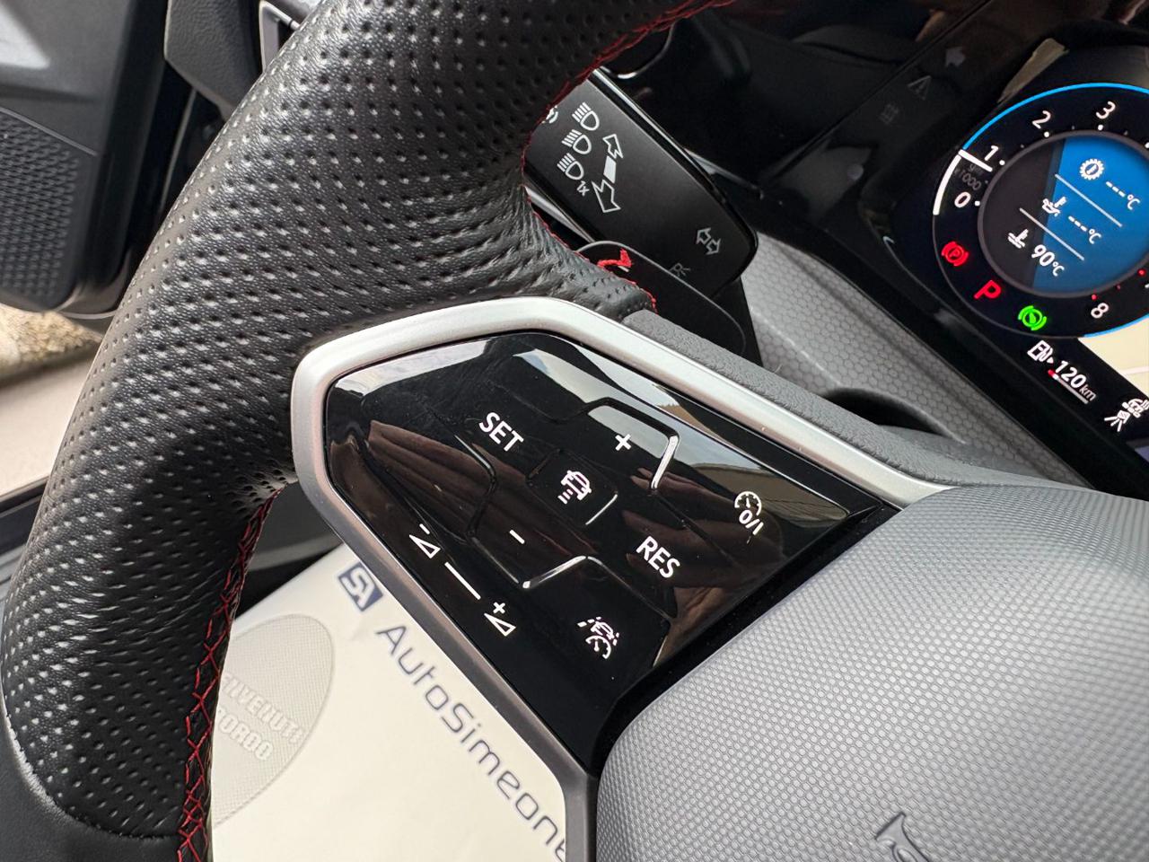 VOLKSWAGEN Golf GTI 2.0 TSI DSG TETTO-LED-PELLE-CERCHI 19. - 27