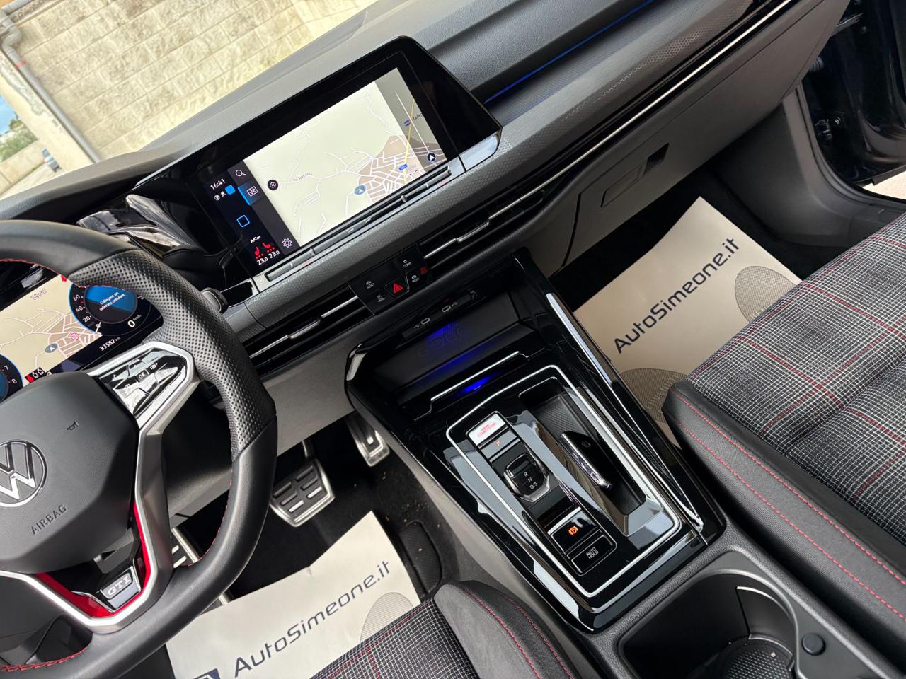 VOLKSWAGEN Golf GTI 2.0 TSI DSG TETTO-LED-PELLE-CERCHI 19. - 26