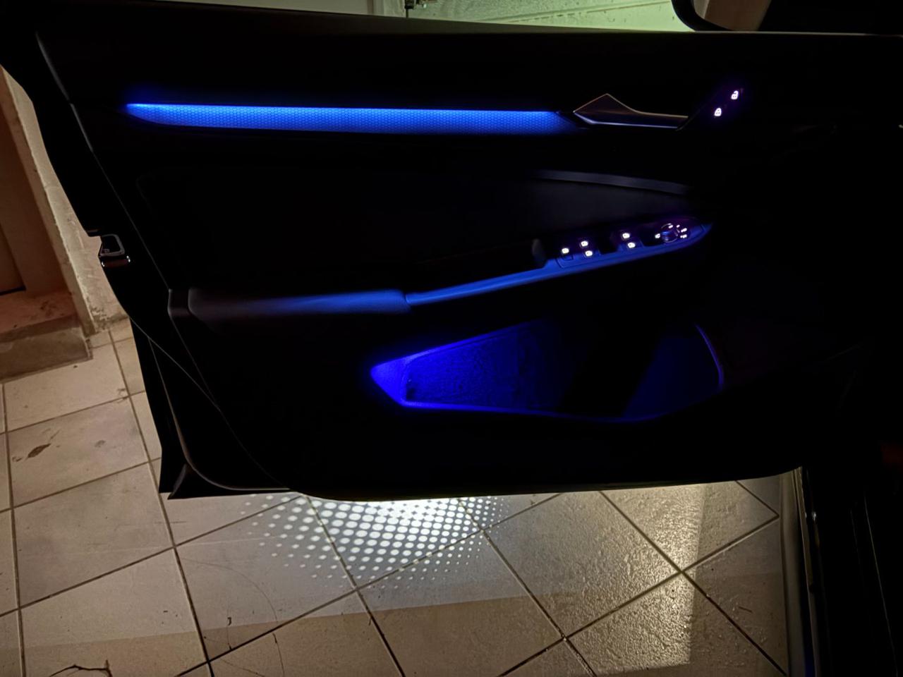 VOLKSWAGEN Golf GTI 2.0 TSI DSG TETTO-LED-PELLE-CERCHI 19. - 23