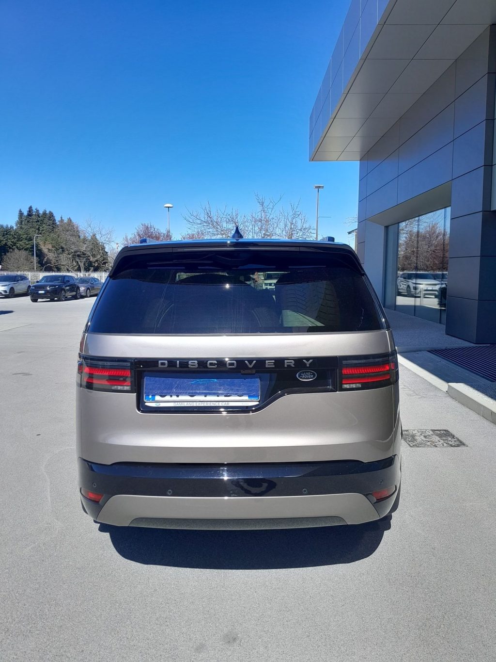 LAND ROVER Discovery 3.0 D I6 249PS R-Dynamic SE AWD auto. solo 14000 k - 8